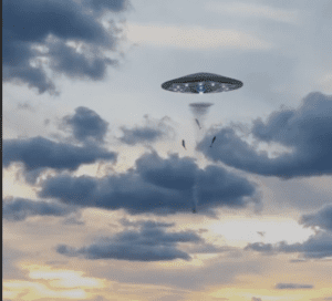 UFO emits a beam of light to catch fish right on the beach, making fishermen afraid to run away (VIDEO)